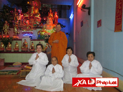Ni sư cùng các đệ tử trong tịnh xá