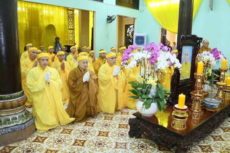 Thỉnh Linh mô cố HT. Thích Quang Đạo tham Phật, yết Tổ Thỉnh Linh mô cố HT. Thích Quang Đạo tham Phật, yết Tổ