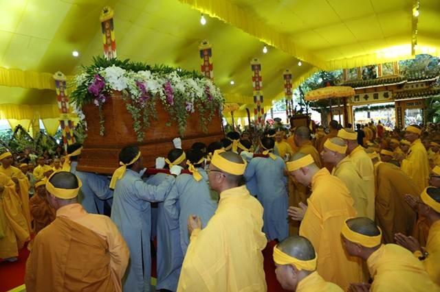 nguoiphattu-com nhap bao thap ht quang dao49.jpg