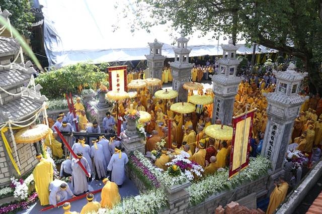 nguoiphattu-com nhap bao thap ht quang dao65.jpg