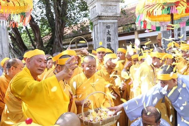 nguoiphattu-com nhap bao thap ht quang dao67.jpg
