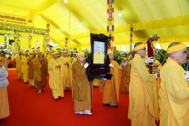 nguoiphattu-com thinh linh mo4.jpg