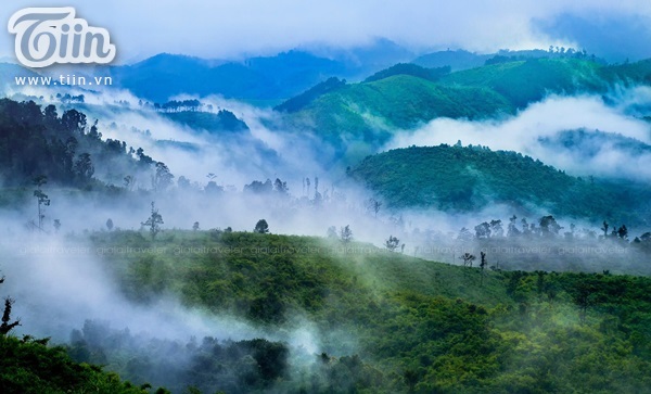 Trùng trùng điệp điệp núi rừng
