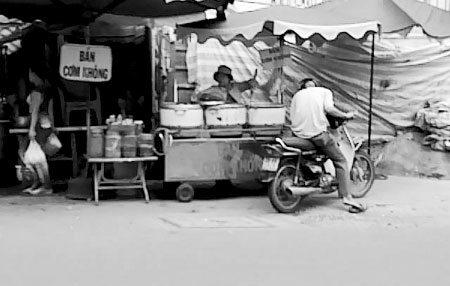 “Phố cơm không” giữa Sài thành, Tin tức trong ngày, pho com khong, sai gon, nguoi ngheo, nguoi lang thang, tre lang thang, cong nhan, tin tuc, tin nhanh, tin hot, vn
