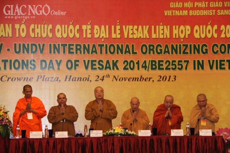 hopvesak-24.11.13-2.jpg