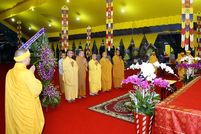 Các phái đoàn viếng tang lễ HT. Thích Quang Đạo Các phái đoàn viếng tang lễ HT. Thích Quang Đạo