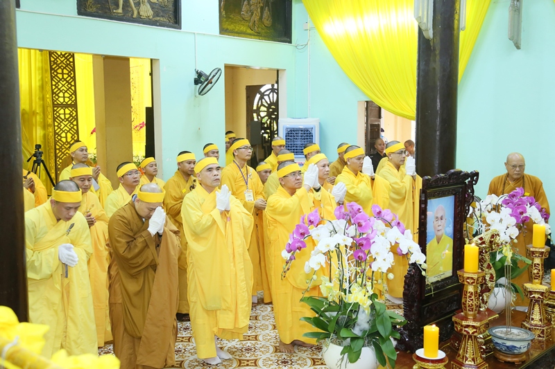 Thỉnh Linh mô cố HT. Thích Quang Đạo tham Phật, yết Tổ Thỉnh Linh mô cố HT. Thích Quang Đạo tham Phật, yết Tổ