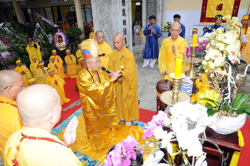 Thỉnh Linh mô cố HT. Thích Quang Đạo tham Phật, yết Tổ Thỉnh Linh mô cố HT. Thích Quang Đạo tham Phật, yết Tổ