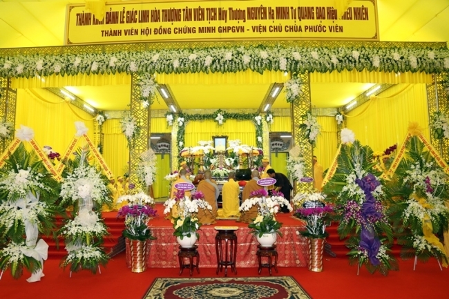 nguoiphattu-com le vieng hoa thuong quang dao4.jpg