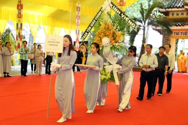 nguoiphattu-com le vieng hoa thuong quang dao5.jpg