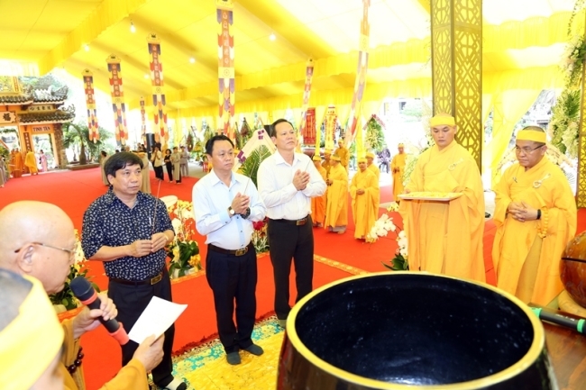 nguoiphattu-com le vieng hoa thuong quang dao6.jpg