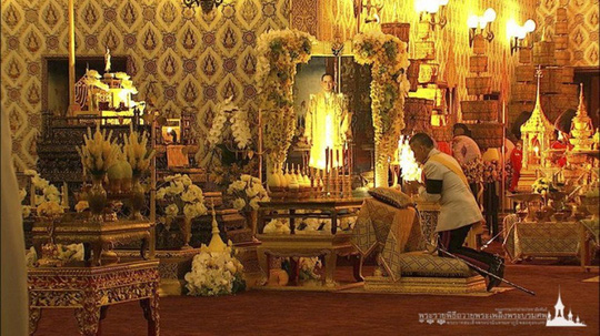 Thái Lan: Thi hài cố quốc vương được đưa vào tháp hỏa táng - Ảnh 16.